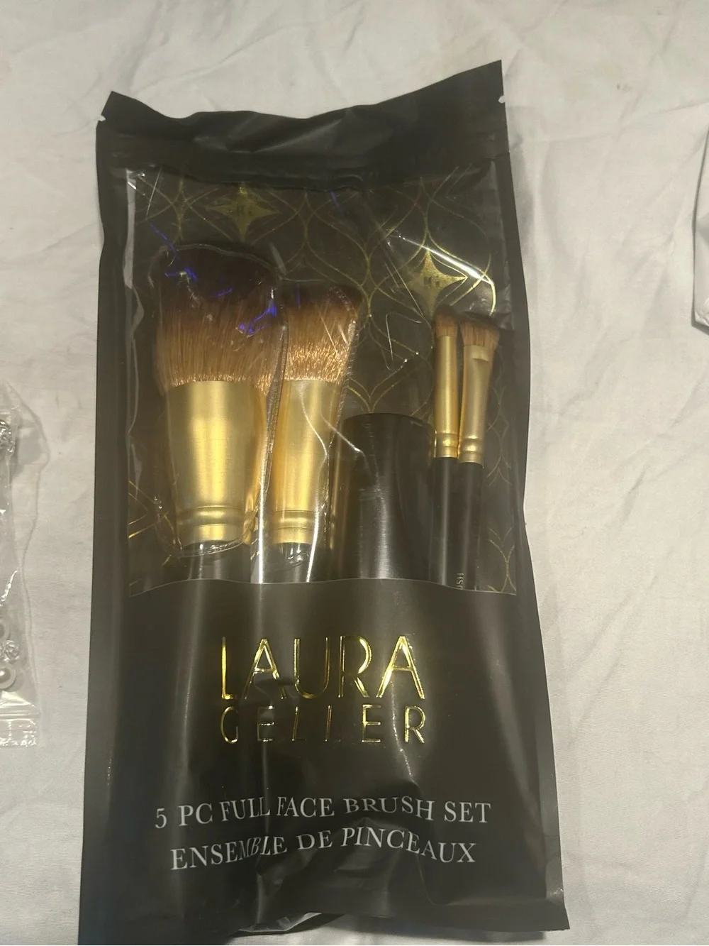 Laura Geller 5 P.C. full face brush set + phone charm